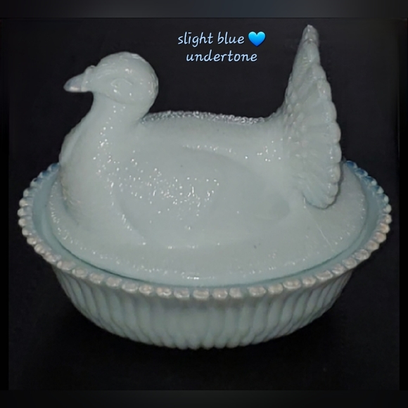 Vntg🦃 Boyd Art Glass 5 1/2" Turkey On Nest / Basket Bright White Milk Glass - Picture 11 of 14